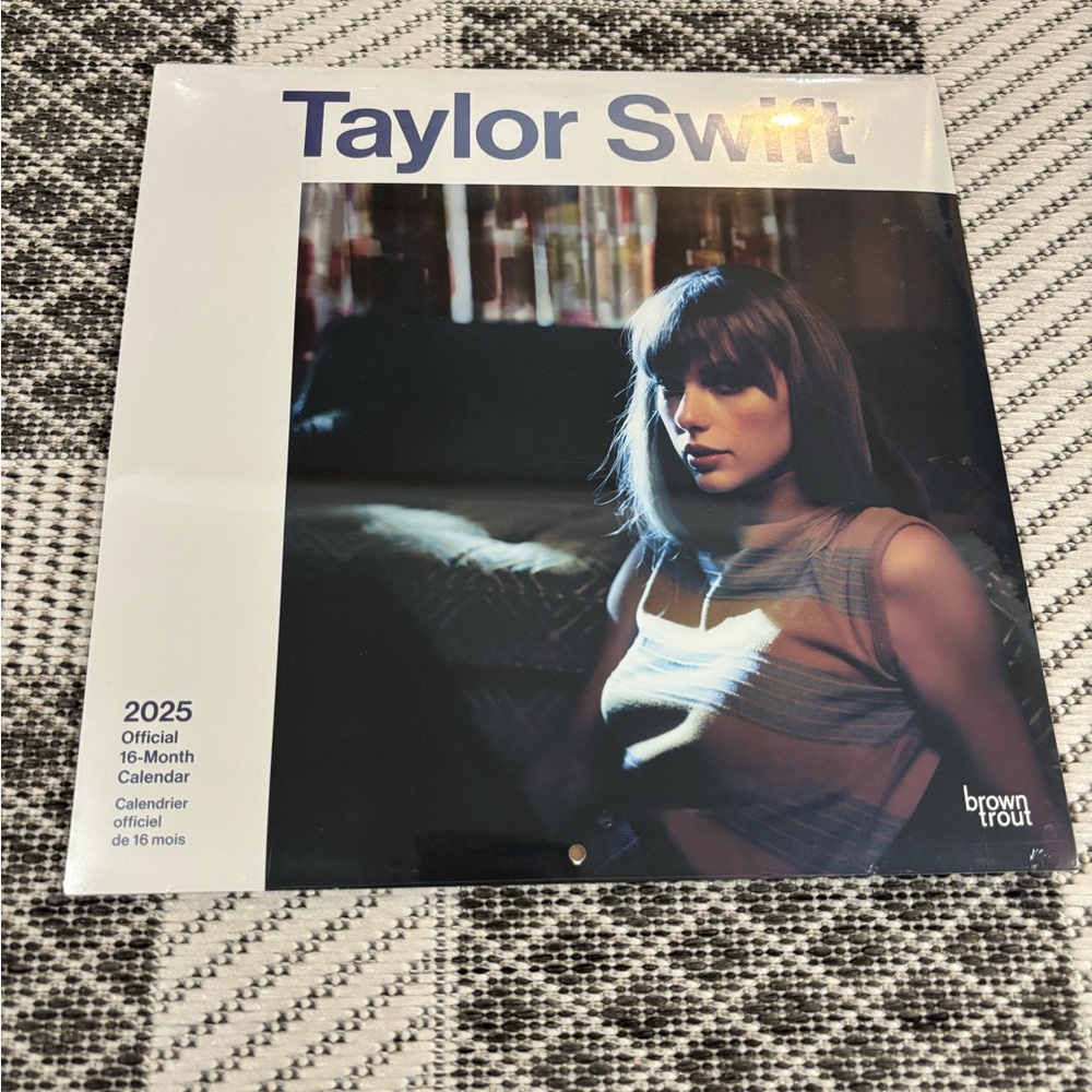 NWT SEALED Taylor Swift 2025 Official Calendar